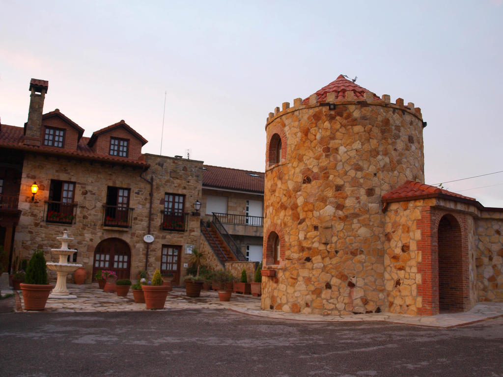 Habitaciones Y Estudios- Hotel "Posada De Cantabria El Solar" - Cenas Y Gintonic- Bar -Terraza Panoramica Galizano Zewnętrze zdjęcie